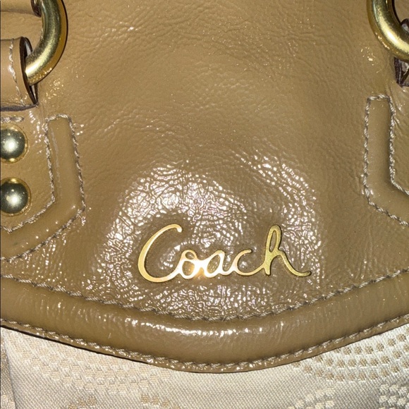 Coach Cream and Tan Signature Shoulder Bag with Coin Pouch - Picture 3 of 16